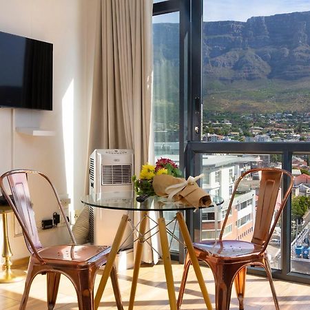 Urban Oasis At The Four Seasons Appartement Kaapstad Buitenkant foto