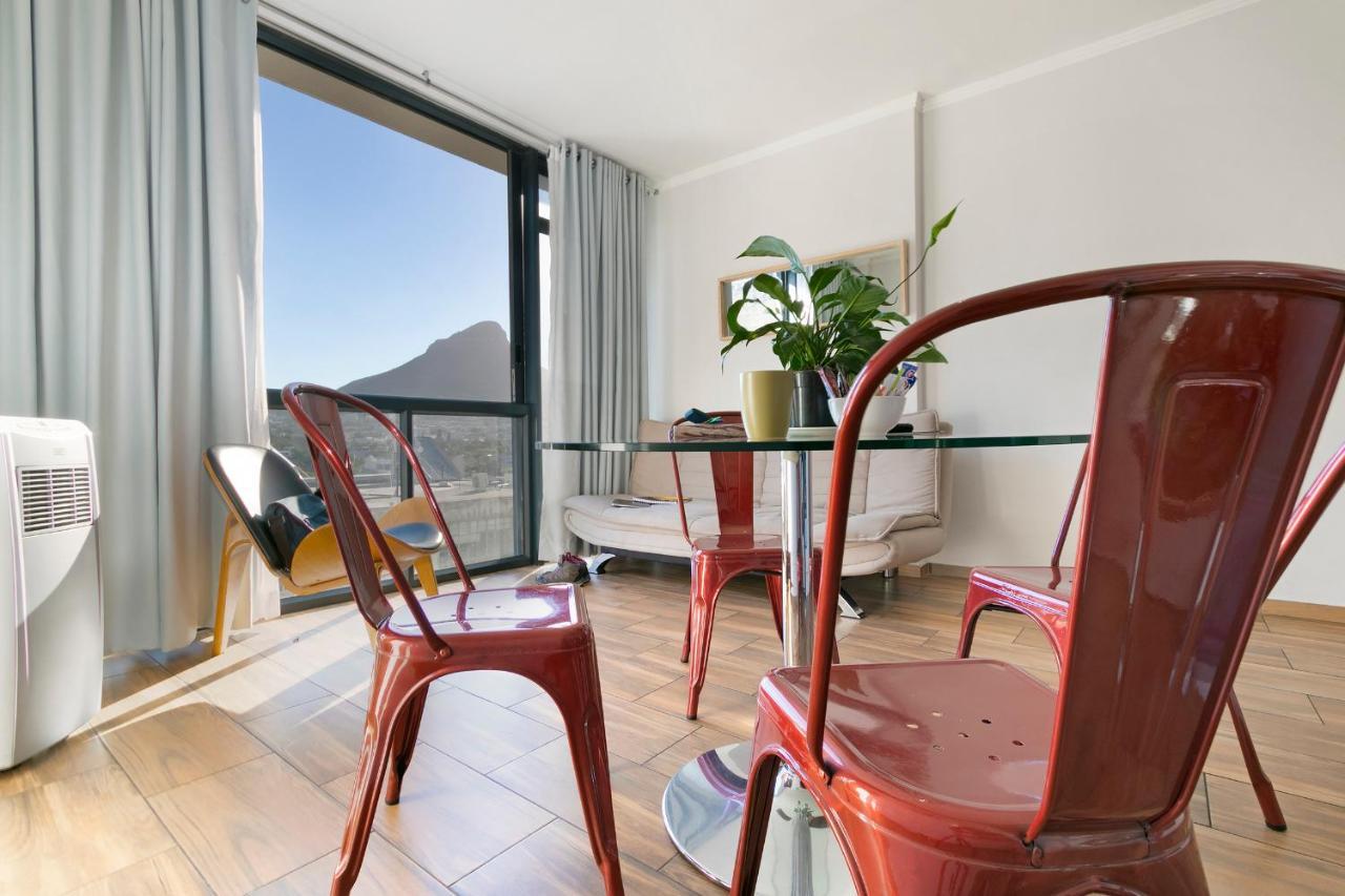 Urban Oasis At The Four Seasons Appartement Kaapstad Buitenkant foto