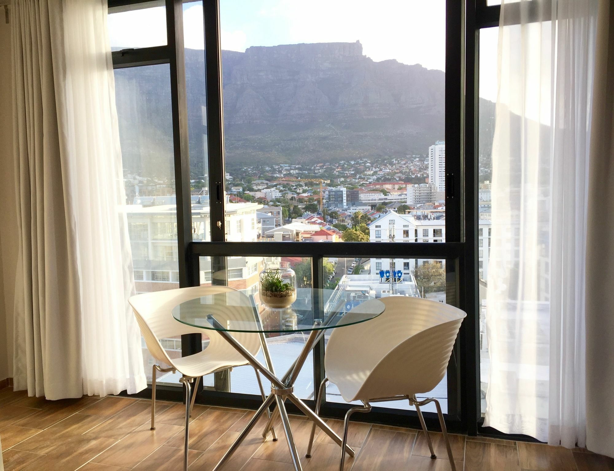 Urban Oasis At The Four Seasons Appartement Kaapstad Buitenkant foto